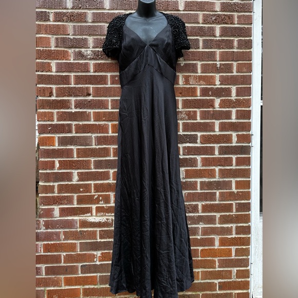 Badgley Mischka Dresses & Skirts - Badgley Mishka Sz 8 Short sleeve Beaded Lace Fit & Flare Silk Black Maxi Dress